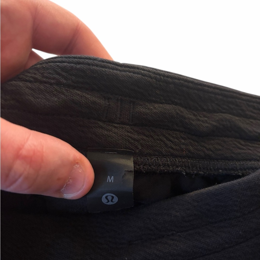 Lululemon mens M black joggers - Picture 3 of 4